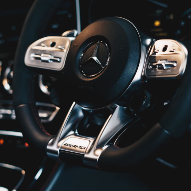 Що означає значок Мерседес: приклад досконалої айдентики, побудованої без помилок