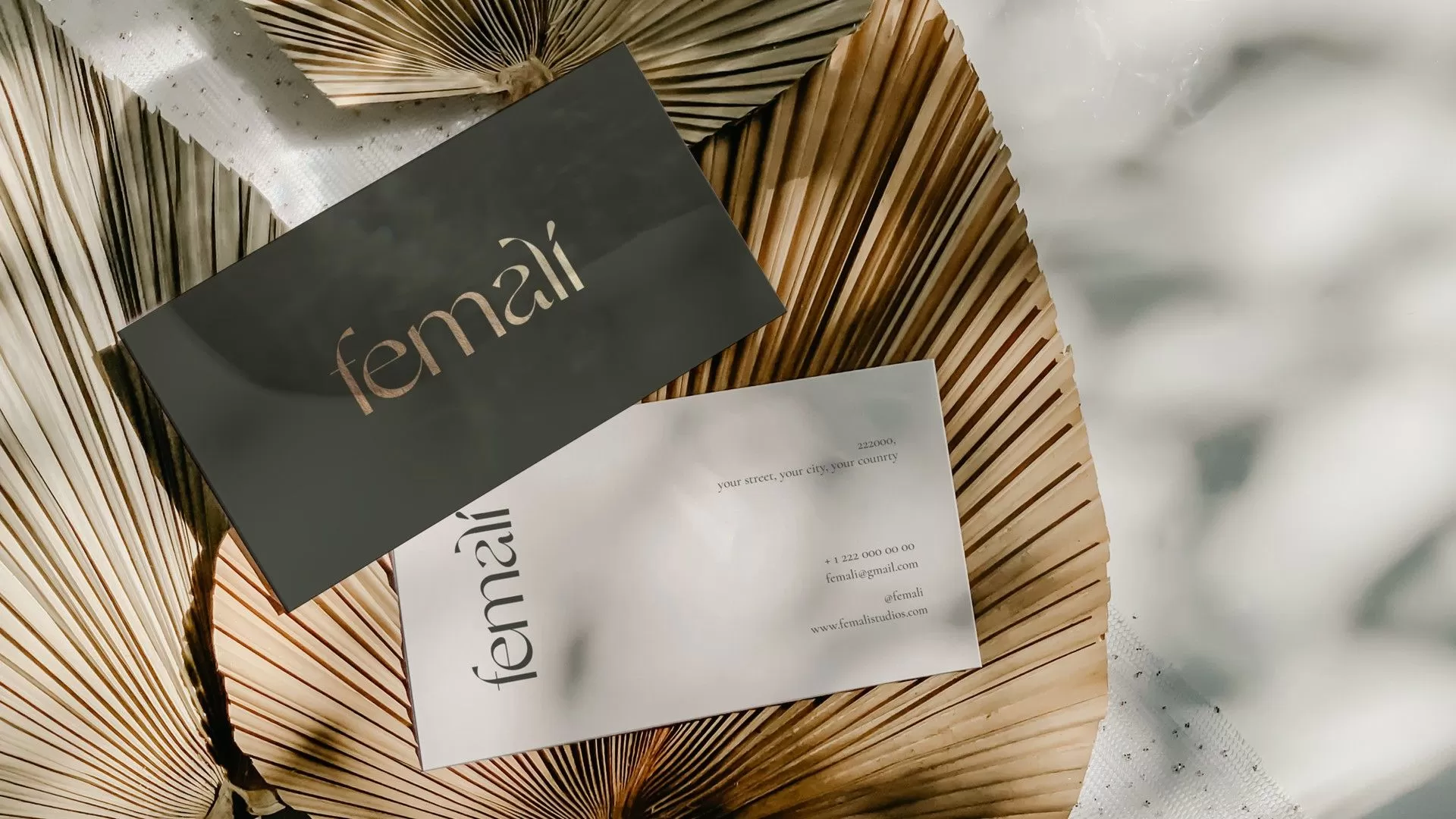 Фото №6: Femali - Разработка логотипа и создание бренда в студии брендинга Rocketmen Agency