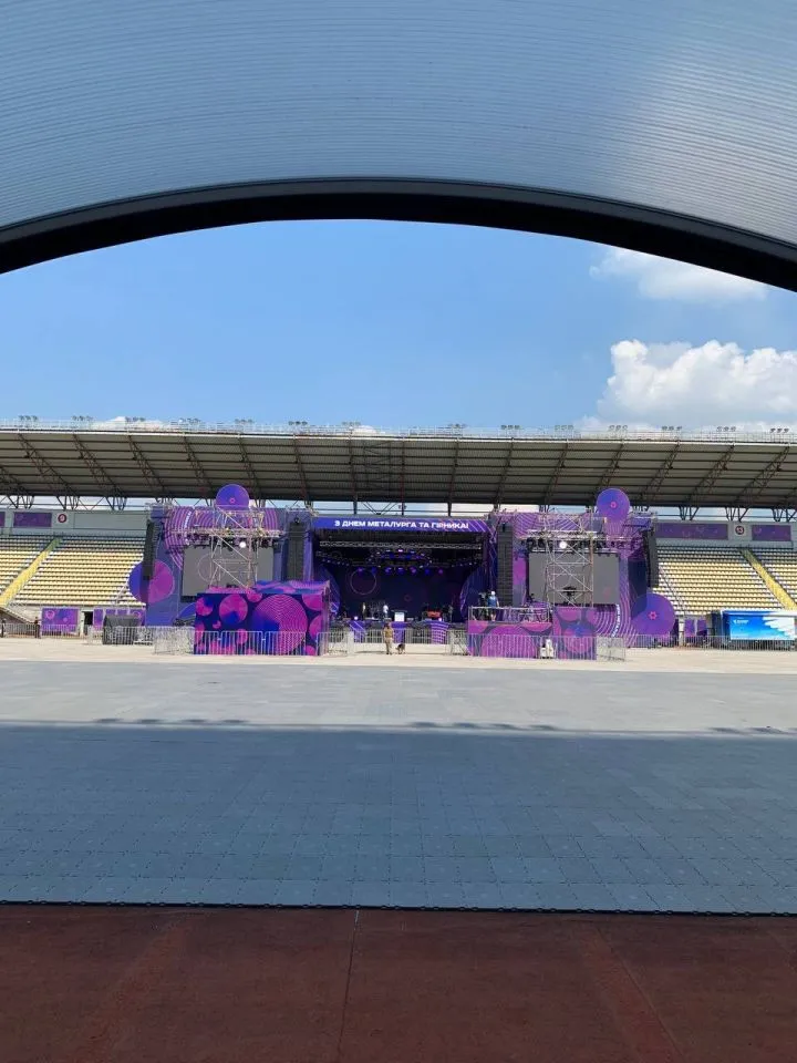 Фото №1: Метинвест.Сцена - Разработка логотипа и создание бренда в студии брендинга Rocketmen Agency